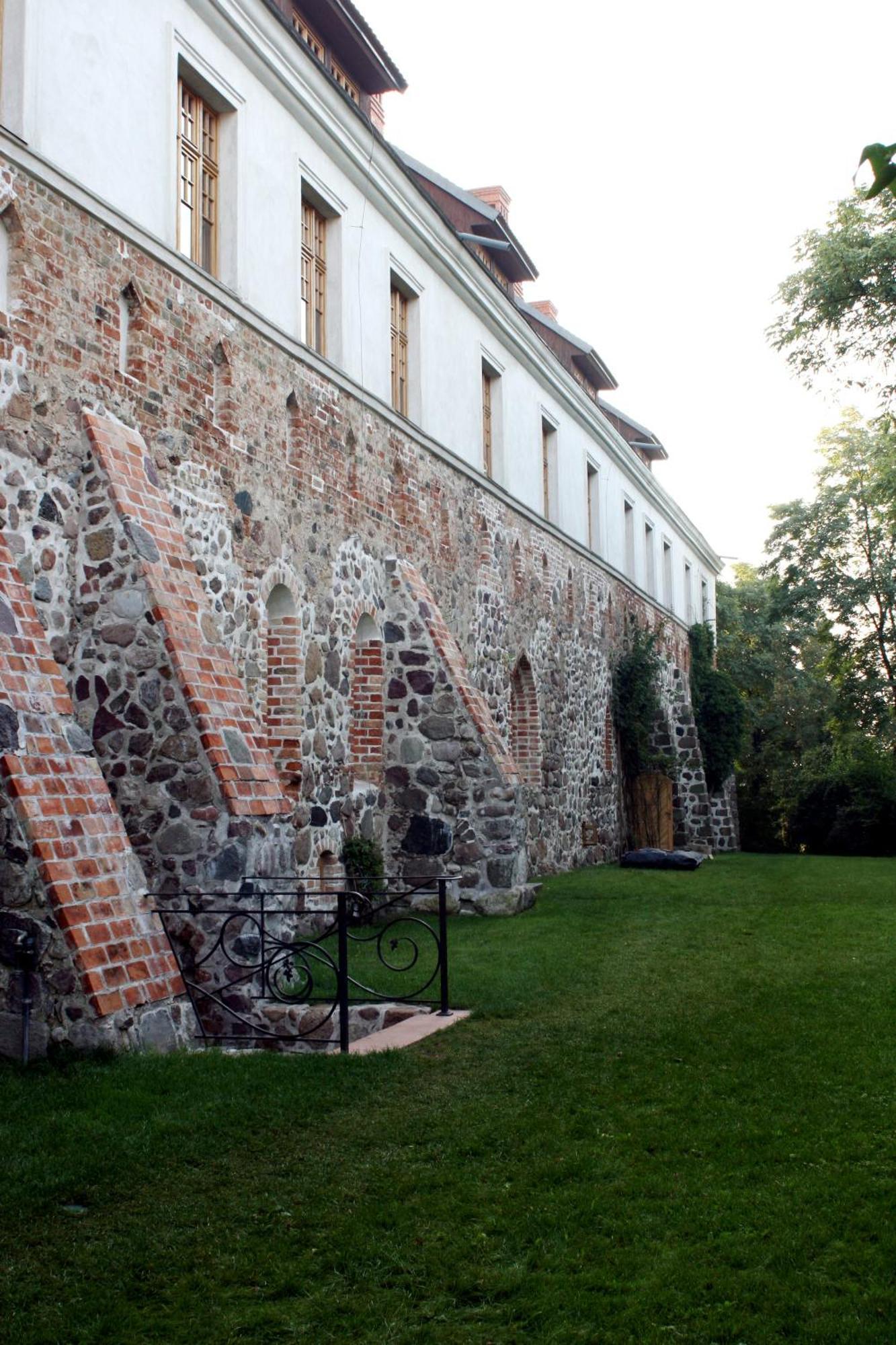 Klasztor Cedynia Hotel Экстерьер фото